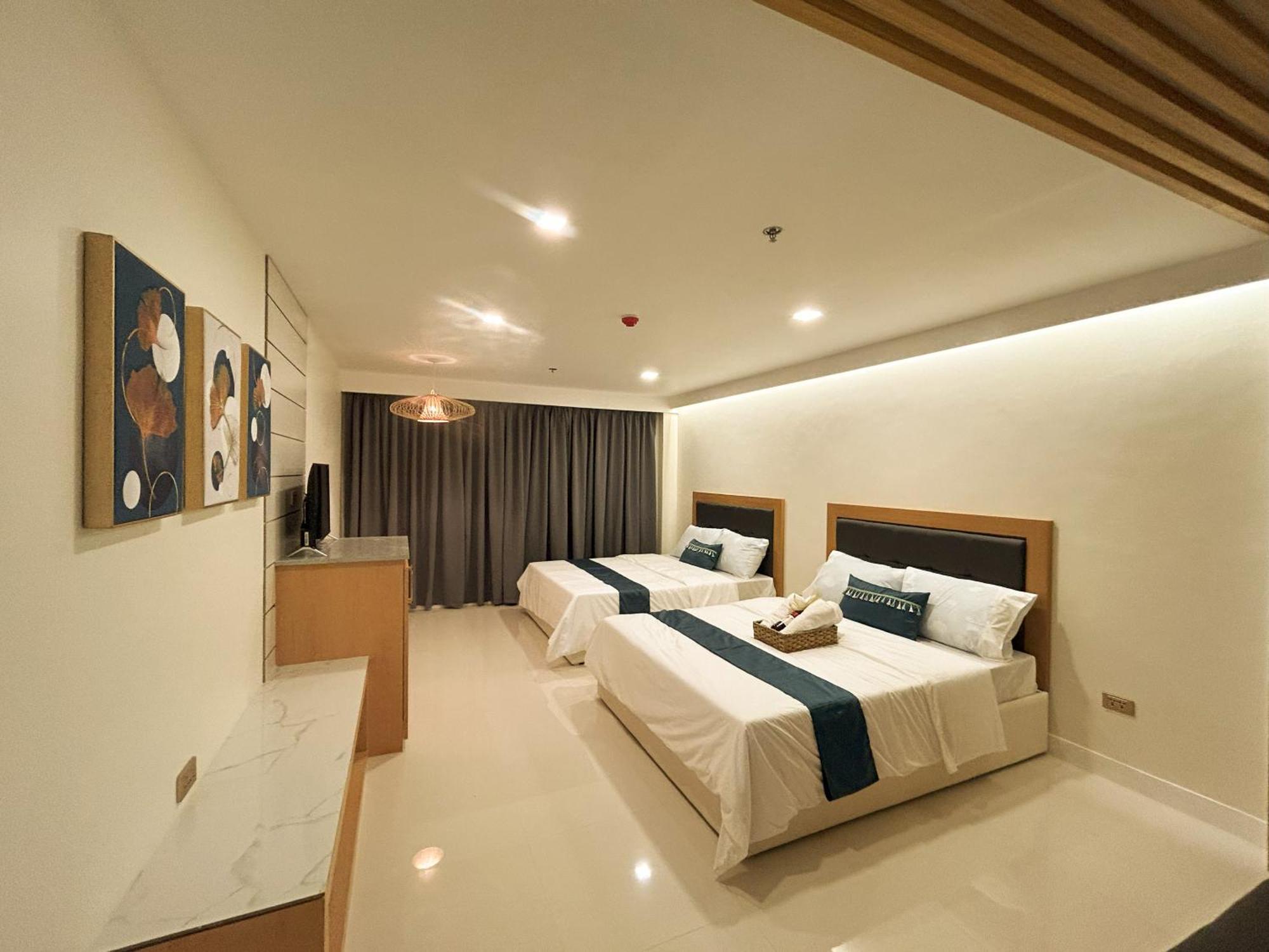 717 Residences Илоило Экстерьер фото